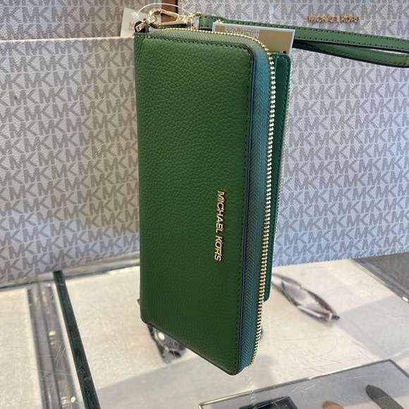 Michael Kors Giftables Lg ZA Continental Wallet Phone Holder Wristlet Fe… - Picture 12 of 16